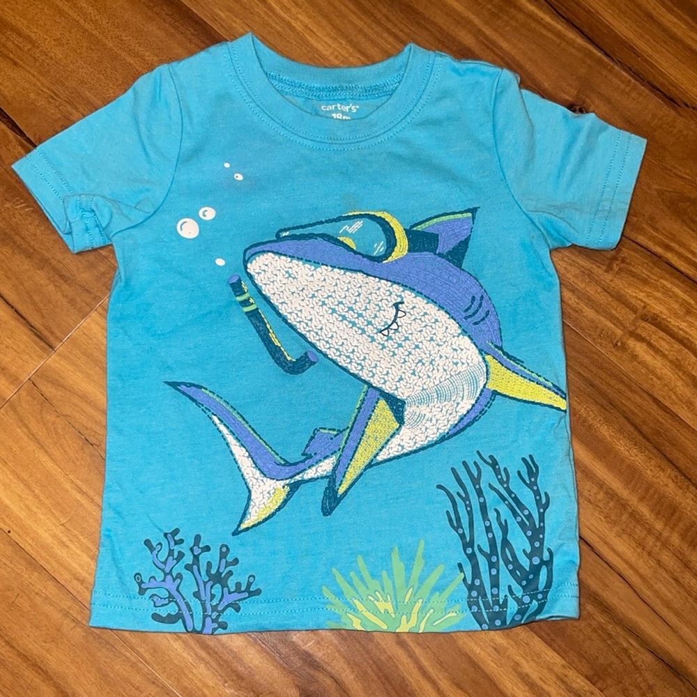 18M carters shark top